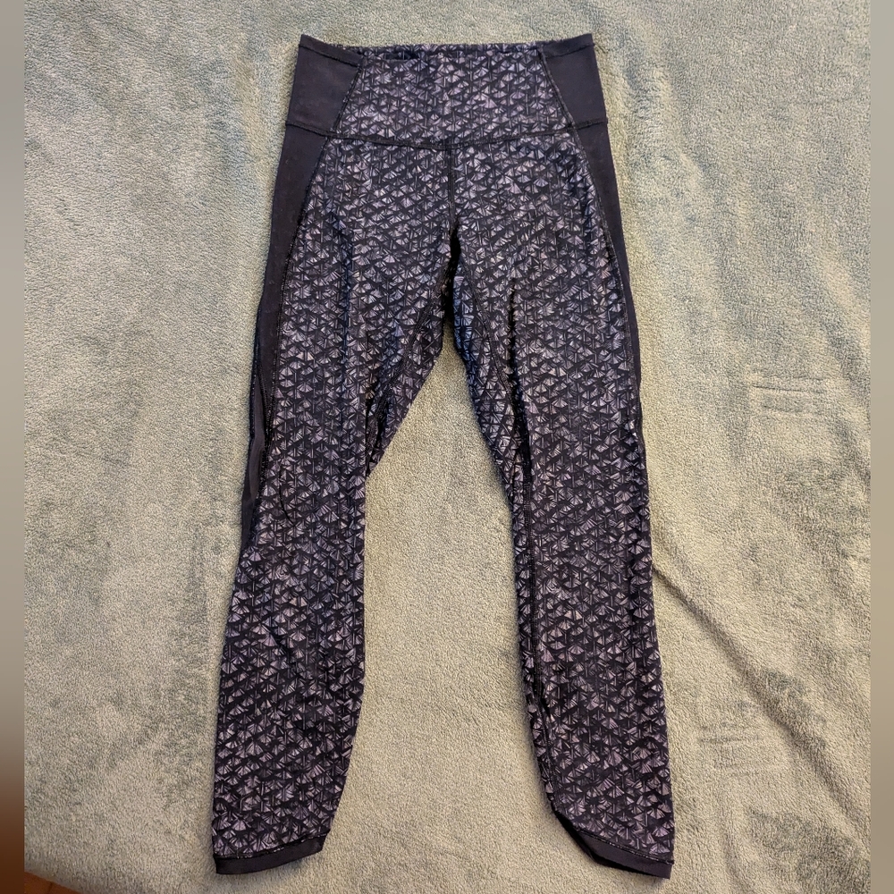Lululemon Featherlight Nulux Tight